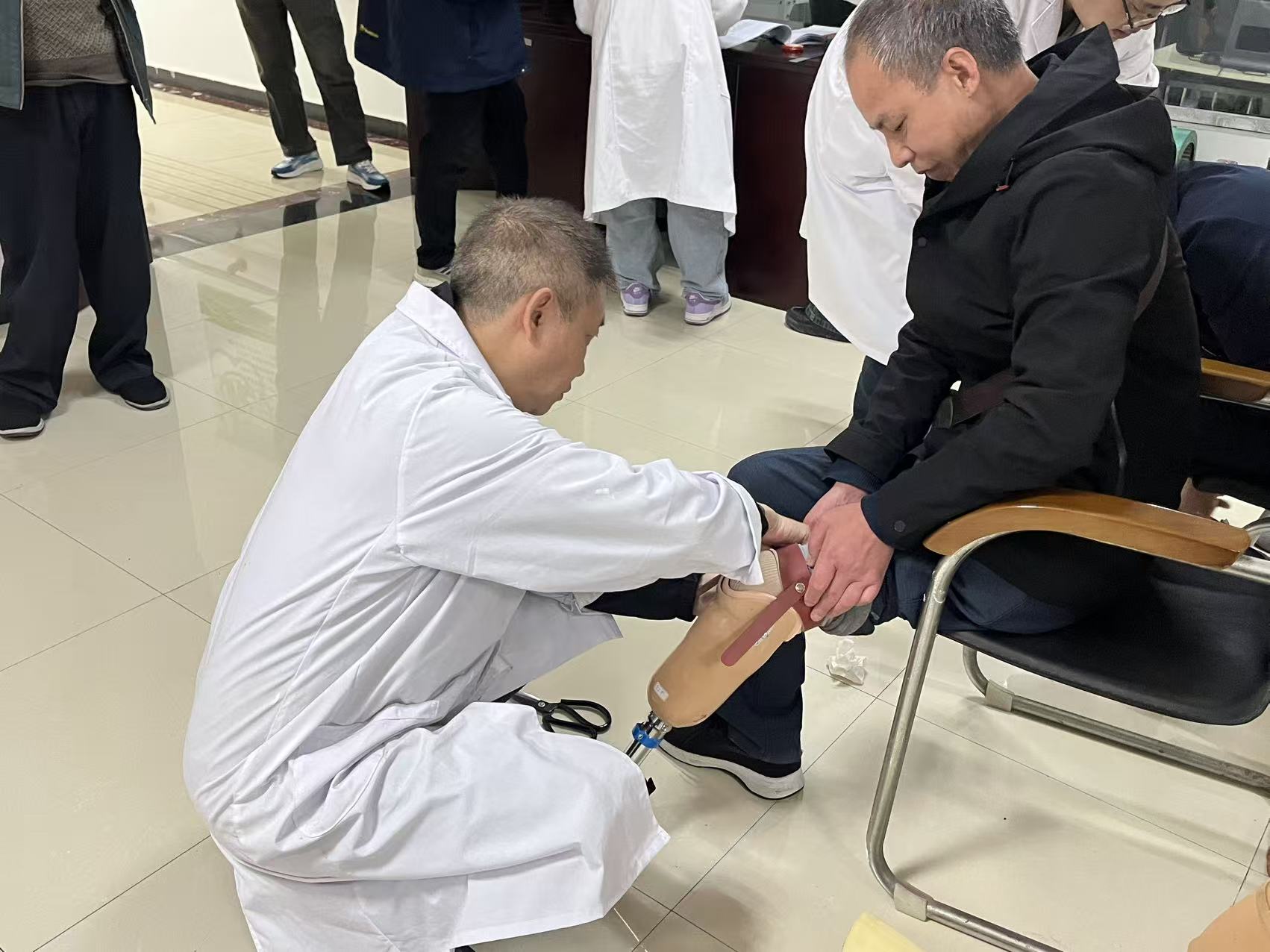 北碚区开展2025年残疾人假肢适配项目2